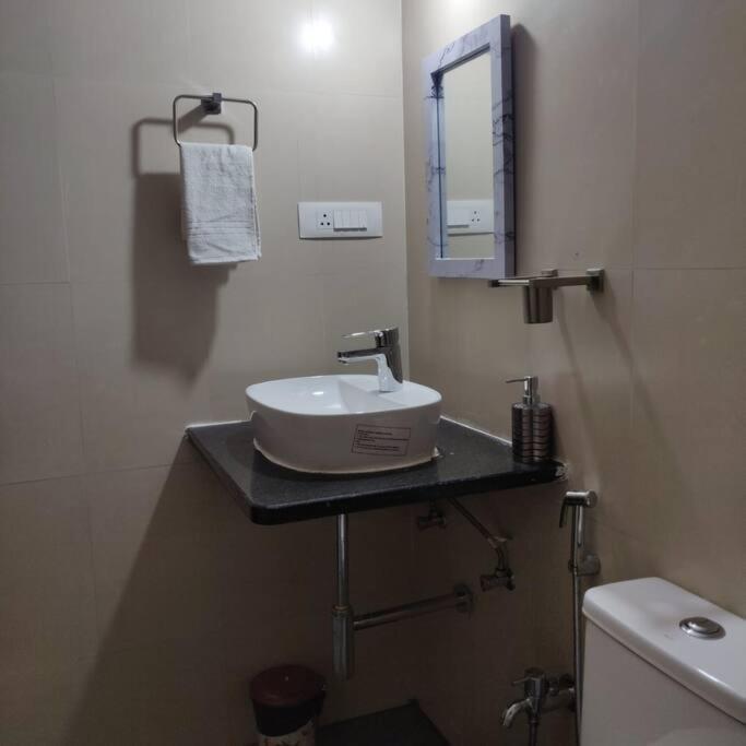 Kivi'S Kozy 2Bhk Luxurious Apartment Goa By Leela Homes Arpora Exterior photo